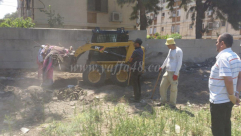  بالصور: البلدية تباشر بأعمال تنظيف لمقبرة الشيخ مراد بيافا